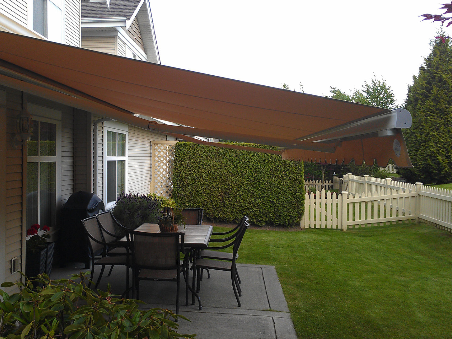 Semi Cassete Awnings